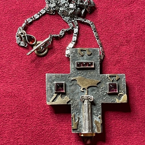 Diane Tintor (Artisan) Gemstone Raven on Ionic Column Necklace/Brooch - Picture 3 of 4